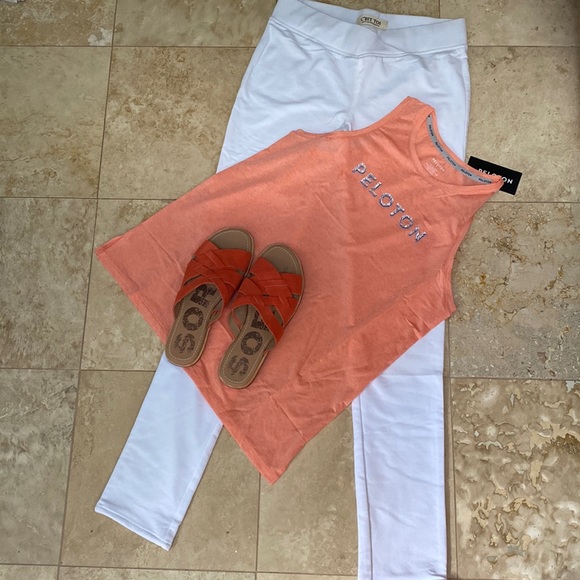 Peleton muscle Tee. Women’s Size S - Picture 3 of 5